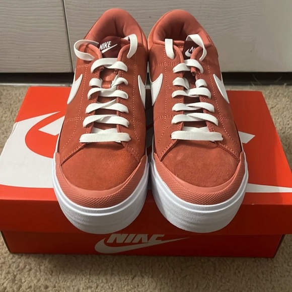 Nike Women Shoes Brand New Original Box Never Worn - Picture 3 of 4